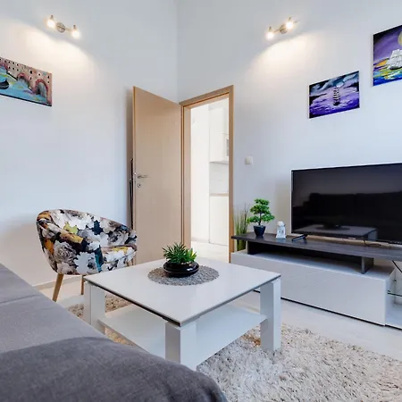 Appartement Tramonto-2 By Interhome