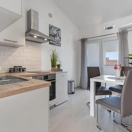 Appartamento Tramonto-2 By Interhome