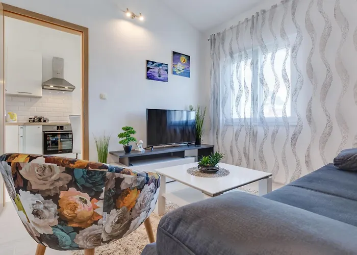 Tramonto-2 By Interhome *