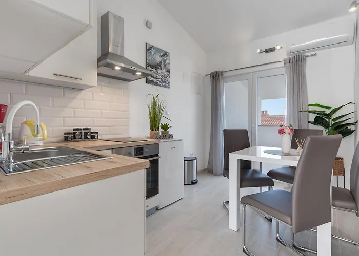 Appartement Tramonto-2 By Interhome