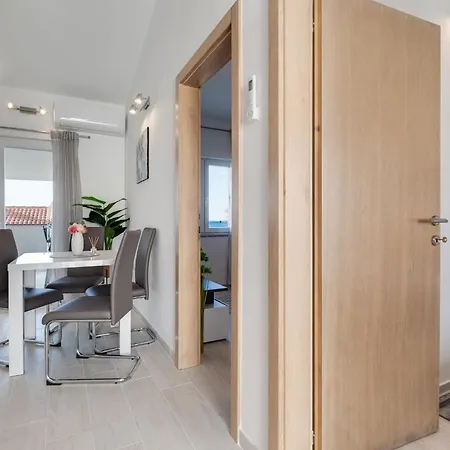 Apartment Tramonto-2 By Interhome *